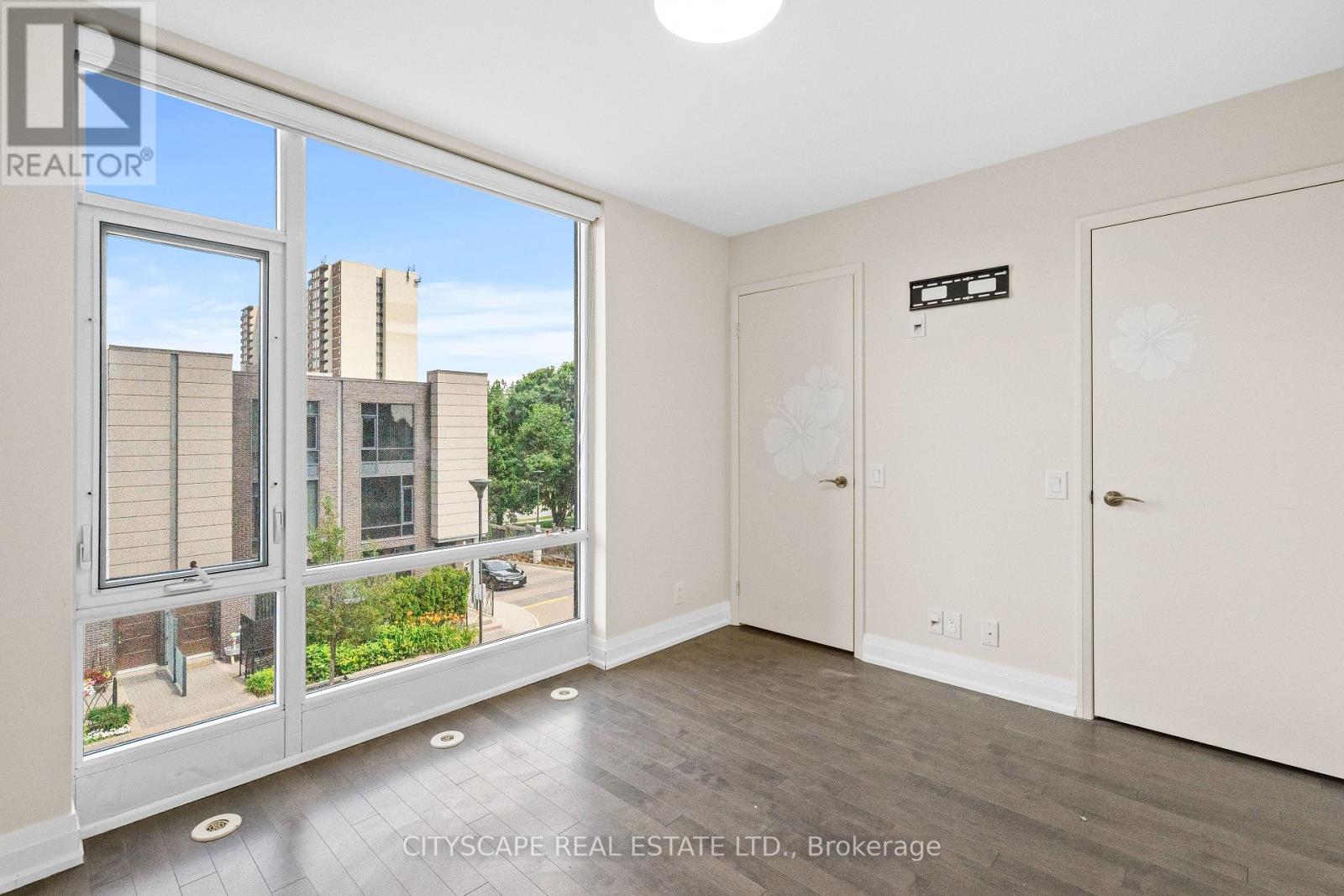 50 - 23 Valhalla Inn Road, Toronto, Ontario  M9B 1S9 - Photo 38 - W12427494