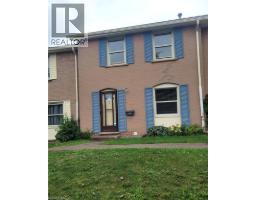 27 QUEENSTON Drive, Kitchener, Ontario