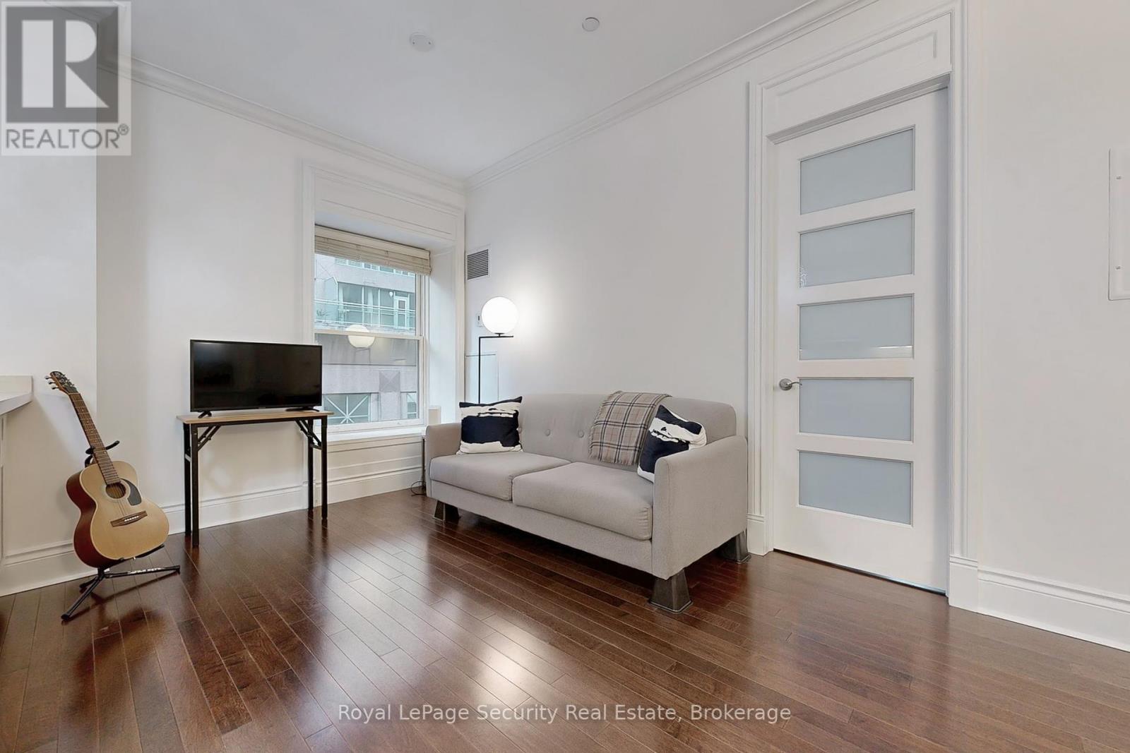 323 - 22 Leader Lane, Toronto, Ontario  M5E 0B2 - Photo 10 - C12427503