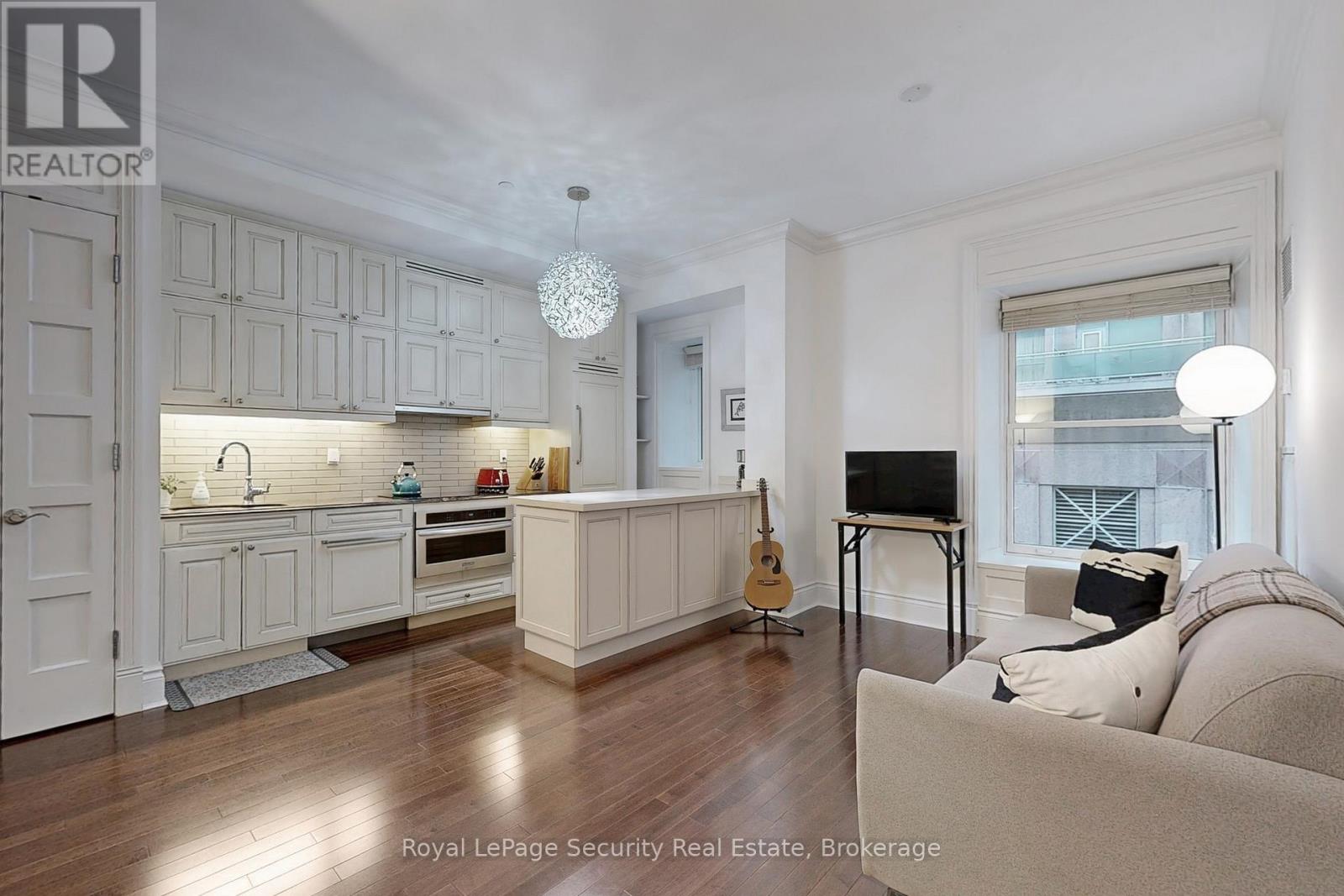 323 - 22 Leader Lane, Toronto, Ontario  M5E 0B2 - Photo 11 - C12427503