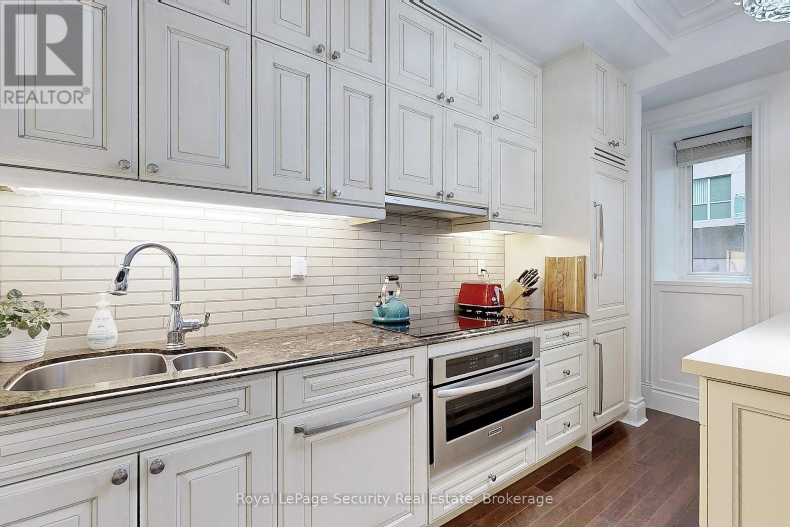323 - 22 Leader Lane, Toronto, Ontario  M5E 0B2 - Photo 17 - C12427503