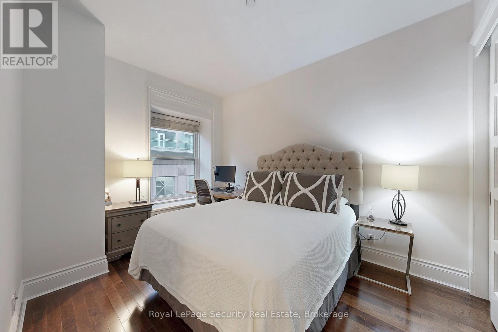 323 - 22 Leader Lane, Toronto, Ontario  M5E 0B2 - Photo 19 - C12427503