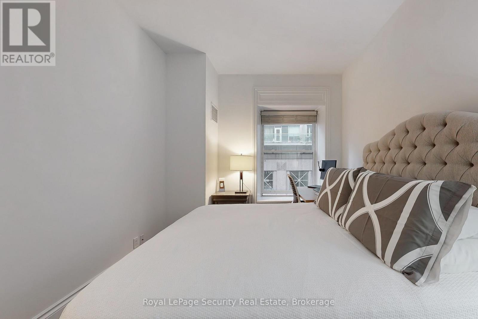 323 - 22 Leader Lane, Toronto, Ontario  M5E 0B2 - Photo 21 - C12427503