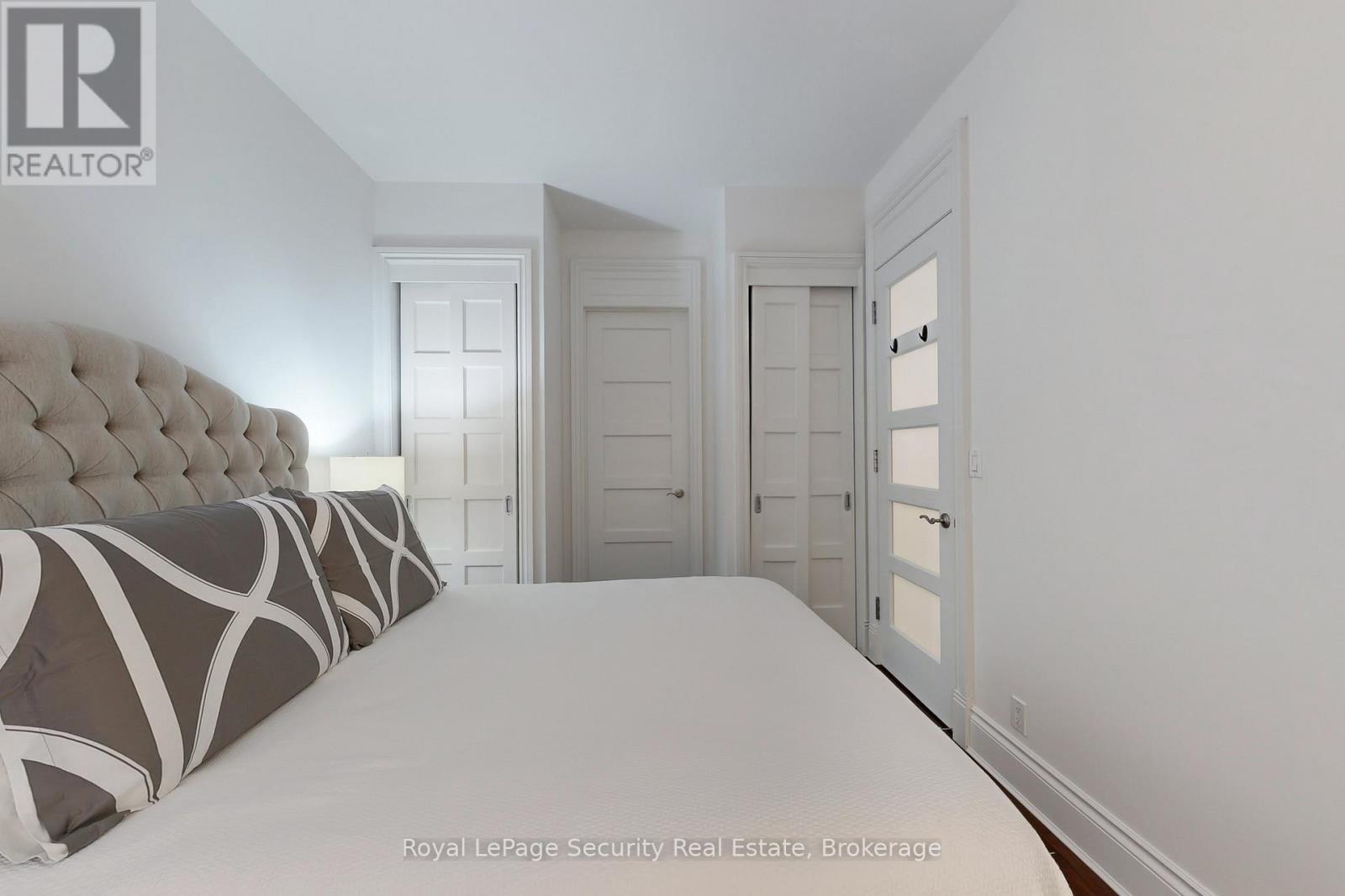 323 - 22 Leader Lane, Toronto, Ontario  M5E 0B2 - Photo 22 - C12427503