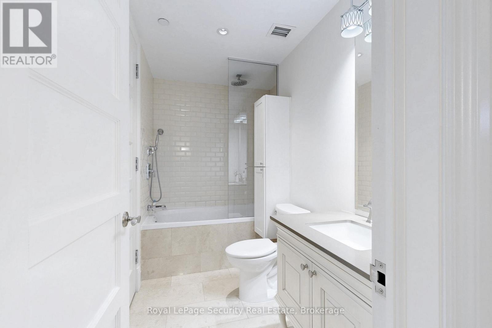 323 - 22 Leader Lane, Toronto, Ontario  M5E 0B2 - Photo 23 - C12427503