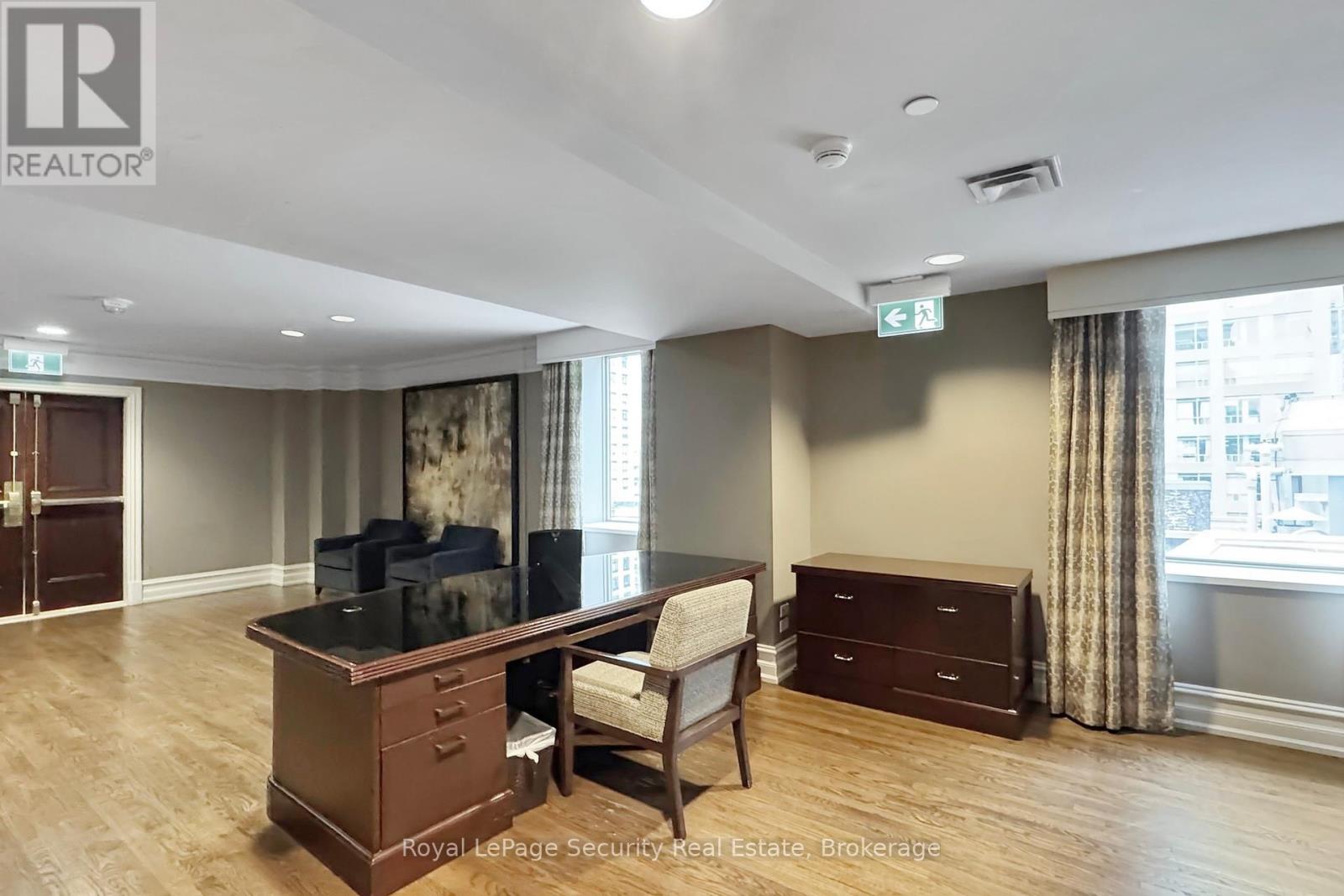 323 - 22 Leader Lane, Toronto, Ontario  M5E 0B2 - Photo 33 - C12427503
