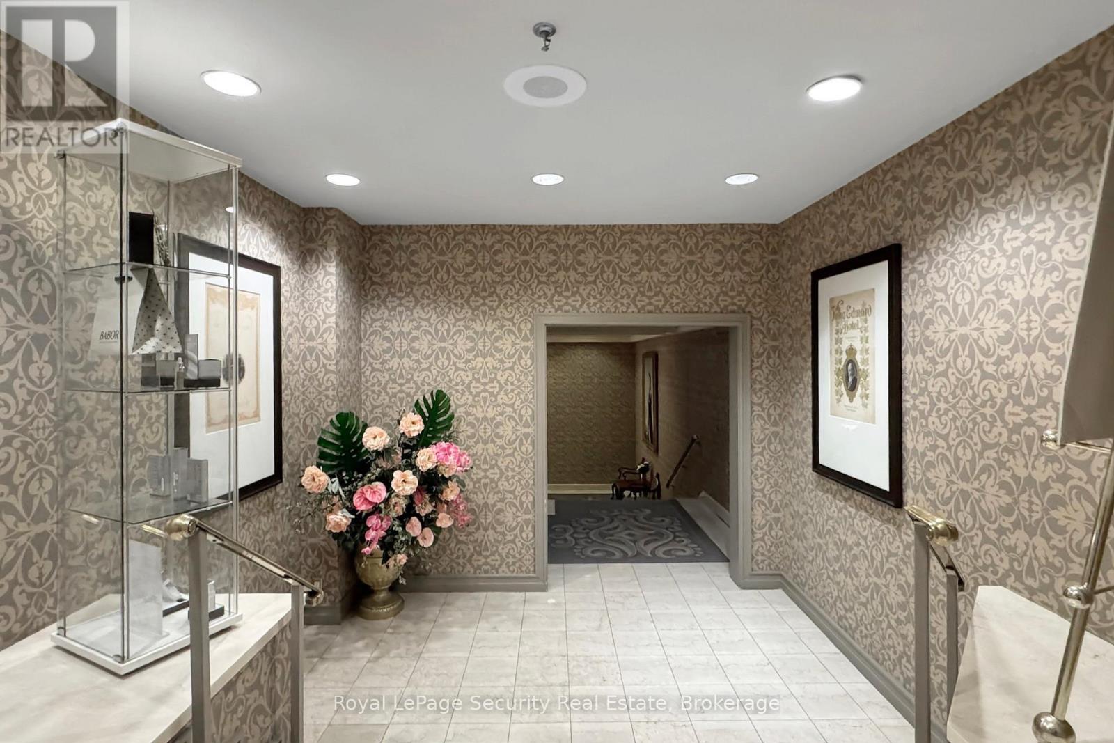 323 - 22 Leader Lane, Toronto, Ontario  M5E 0B2 - Photo 37 - C12427503