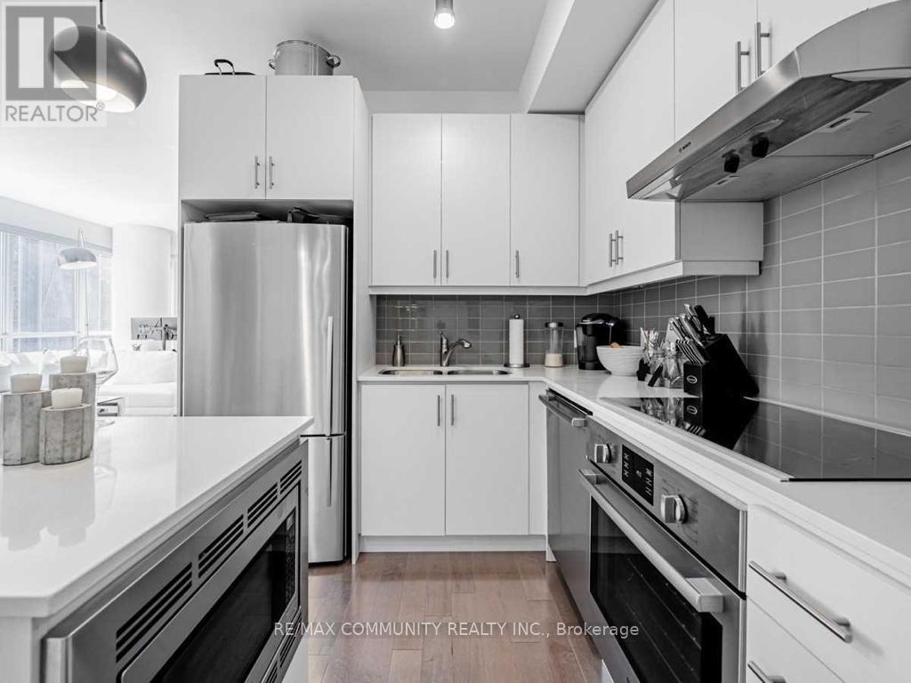 2202 - 1 The Esplanade Street, Toronto, Ontario  M5E 0E8 - Photo 11 - C12427505