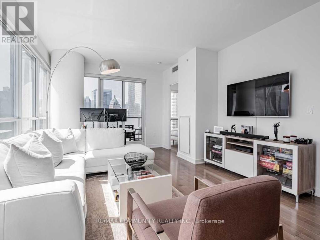 2202 - 1 The Esplanade Street, Toronto, Ontario  M5E 0E8 - Photo 13 - C12427505
