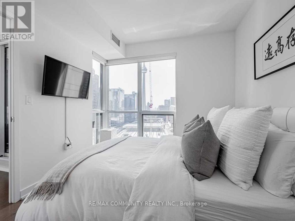 2202 - 1 The Esplanade Street, Toronto, Ontario  M5E 0E8 - Photo 4 - C12427505