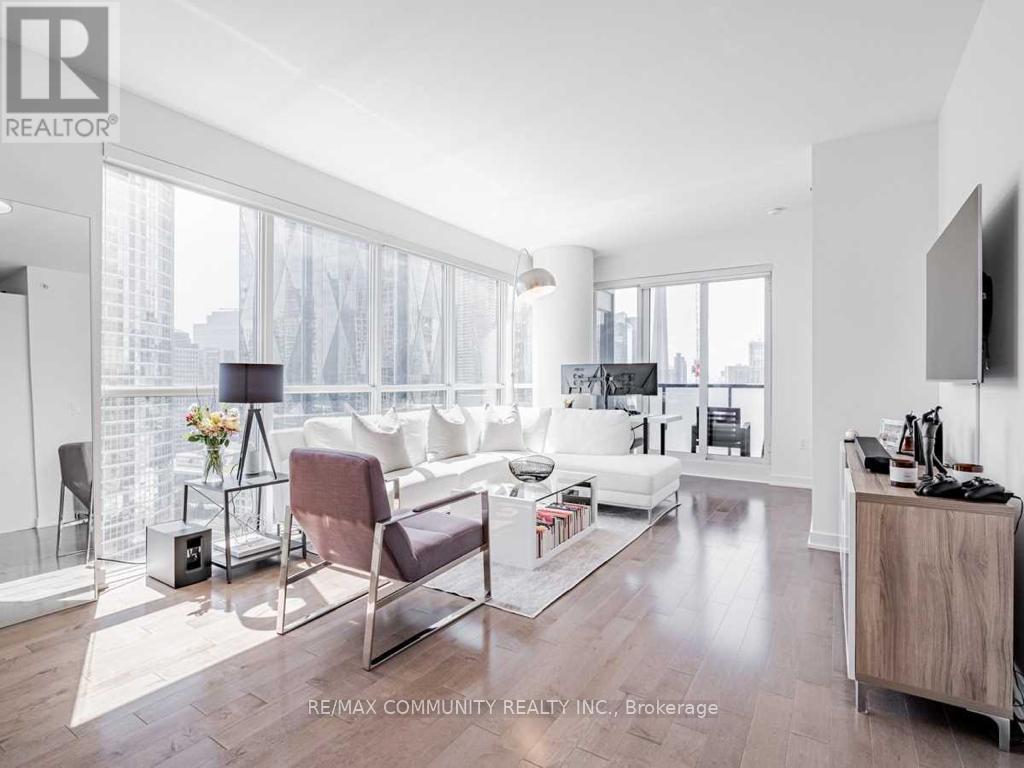 2202 - 1 The Esplanade Street, Toronto, Ontario  M5E 0E8 - Photo 8 - C12427505