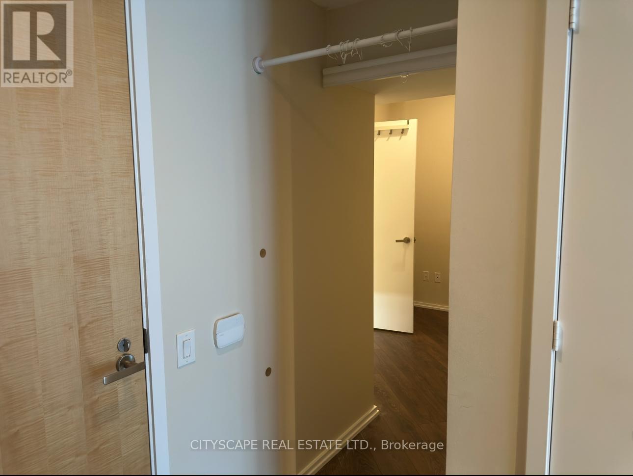 909 - 45 Charles Street E, Toronto, Ontario  M4Y 0B4 - Photo 2 - C12427507