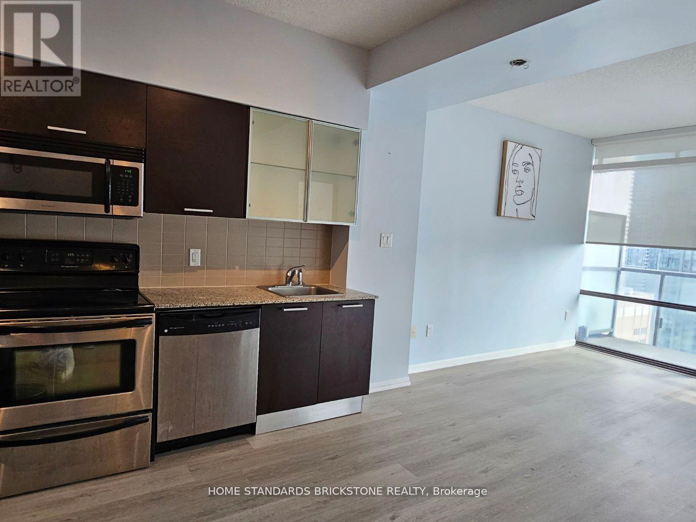 2510 - 37 Grosvenor Street, Toronto, Ontario  M4Y 3G5 - Photo 4 - C12427559