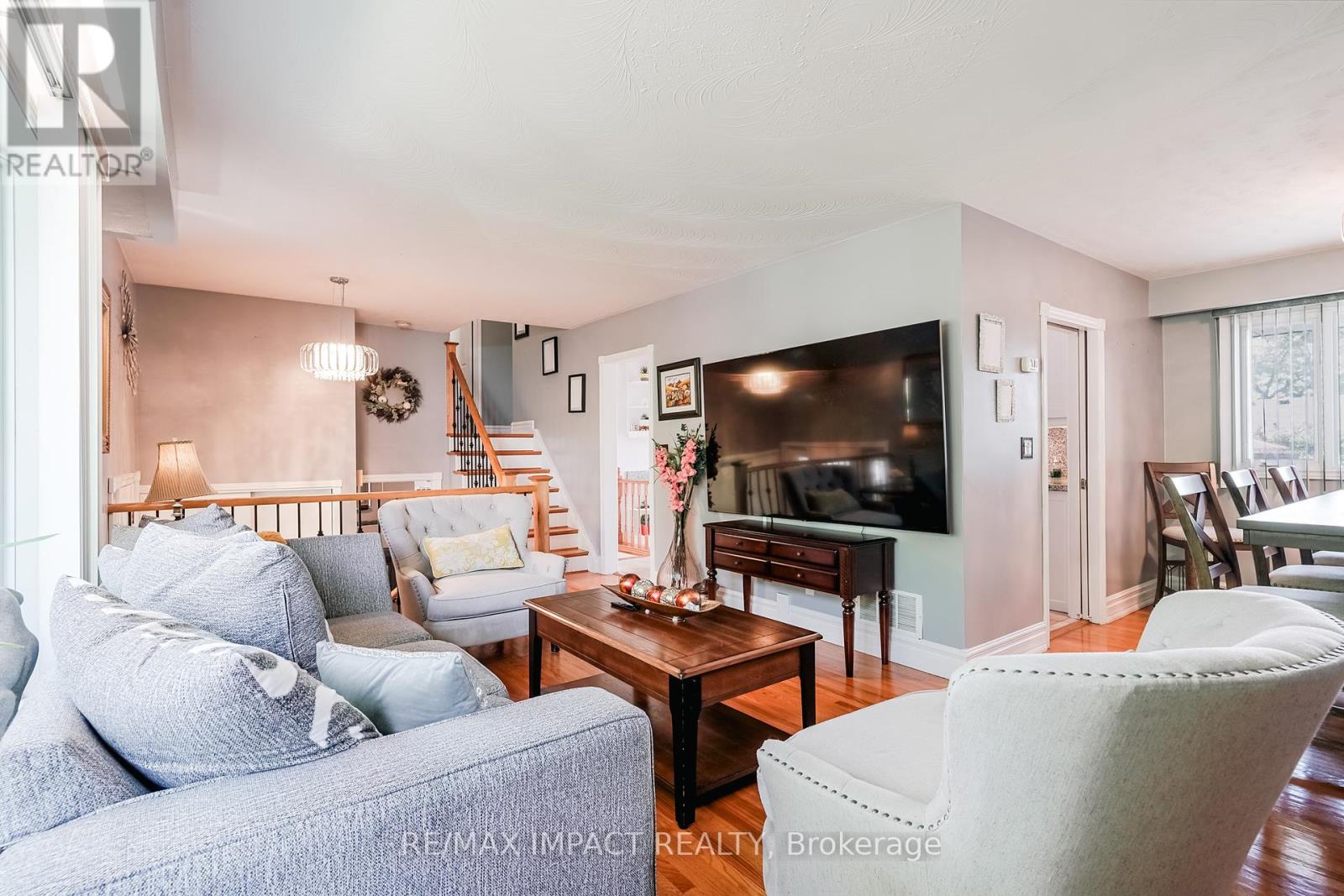 415 Jane Avenue, Oshawa, Ontario  L1J 3L6 - Photo 7 - E12427550