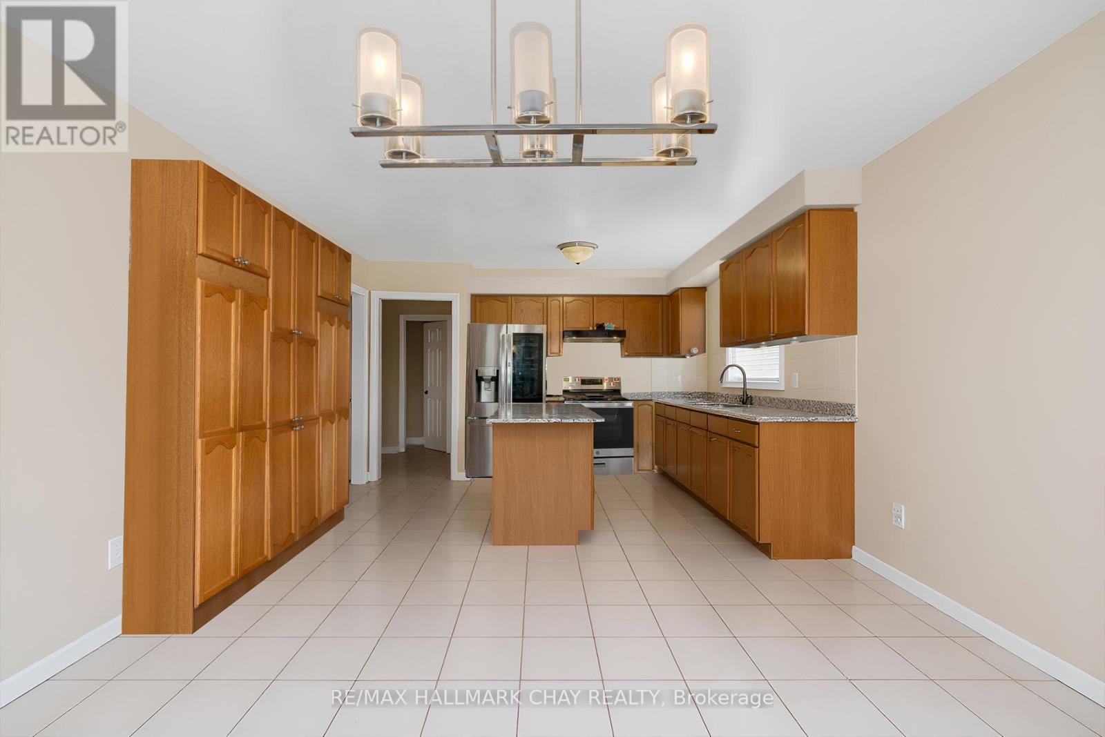 82 Bishop Drive, Barrie, Ontario  L4N 7P4 - Photo 14 - S12421251