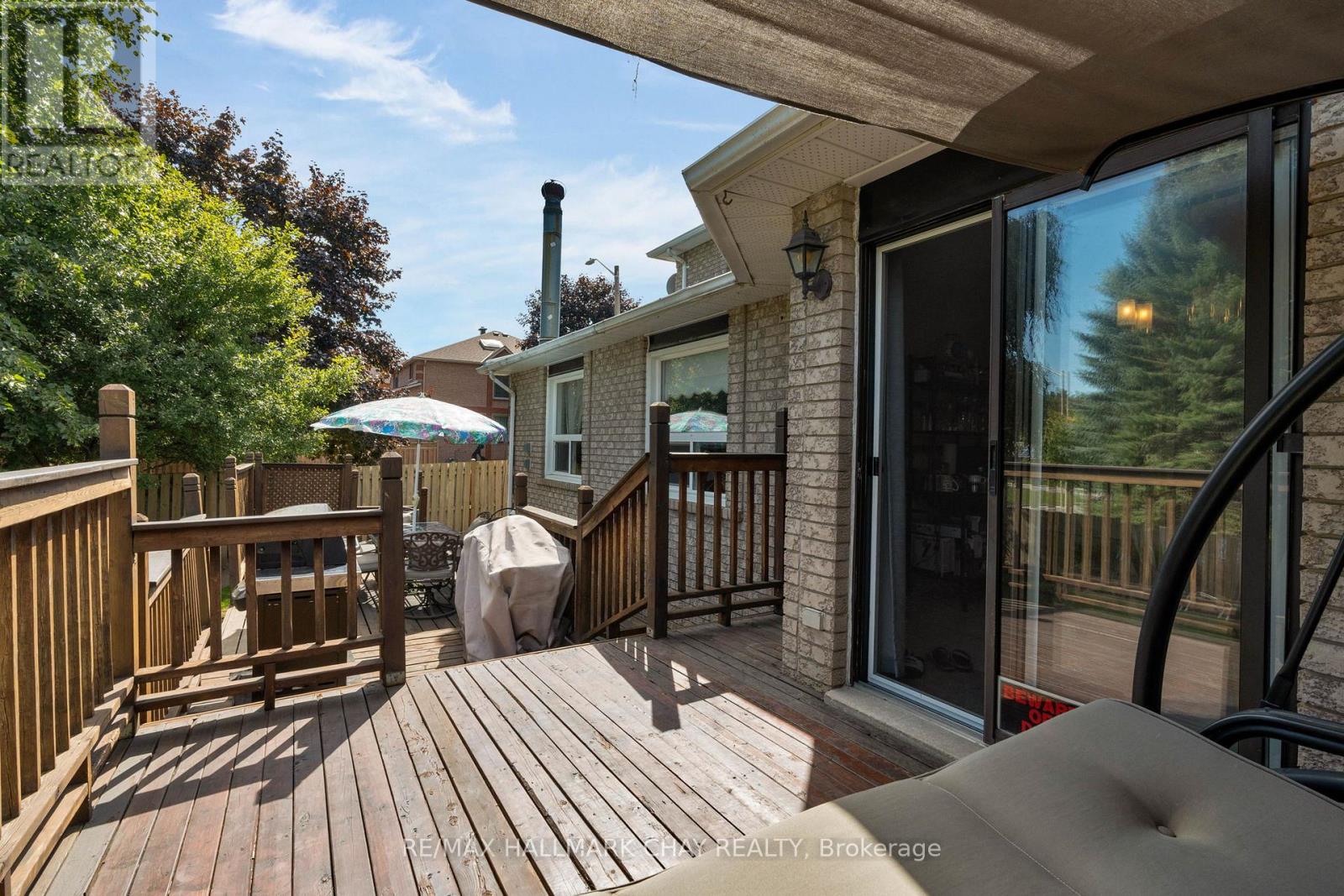 82 Bishop Drive, Barrie, Ontario  L4N 7P4 - Photo 28 - S12421251