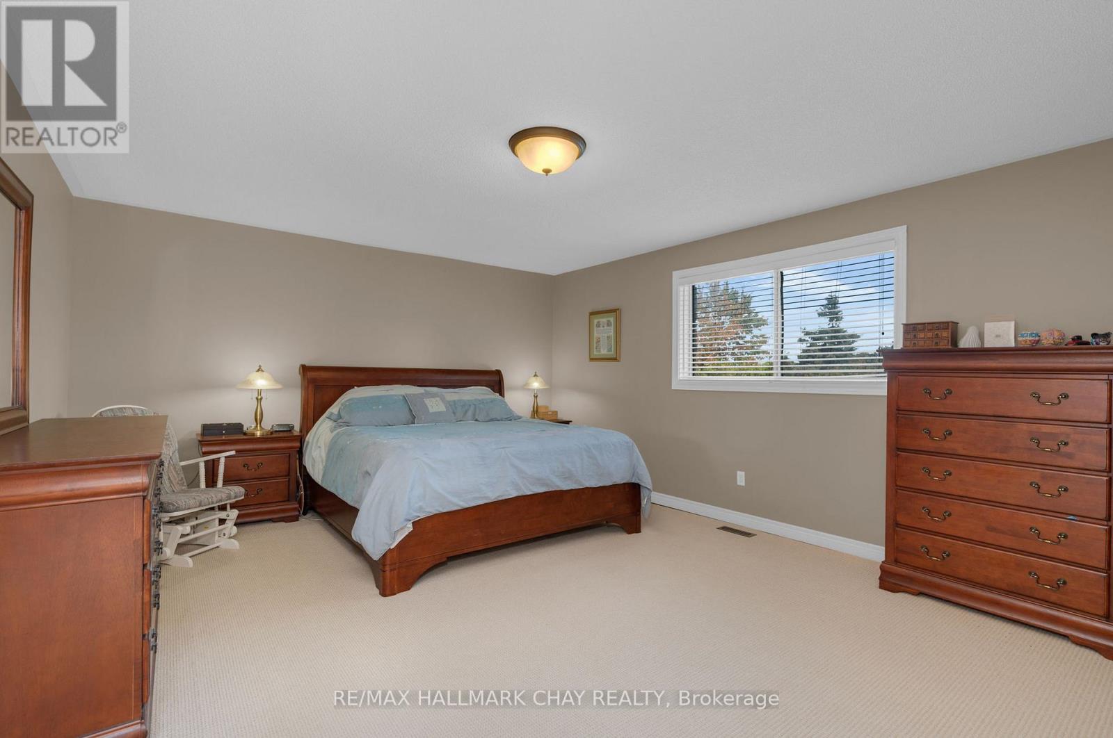 82 Bishop Drive, Barrie, Ontario  L4N 7P4 - Photo 17 - S12421251