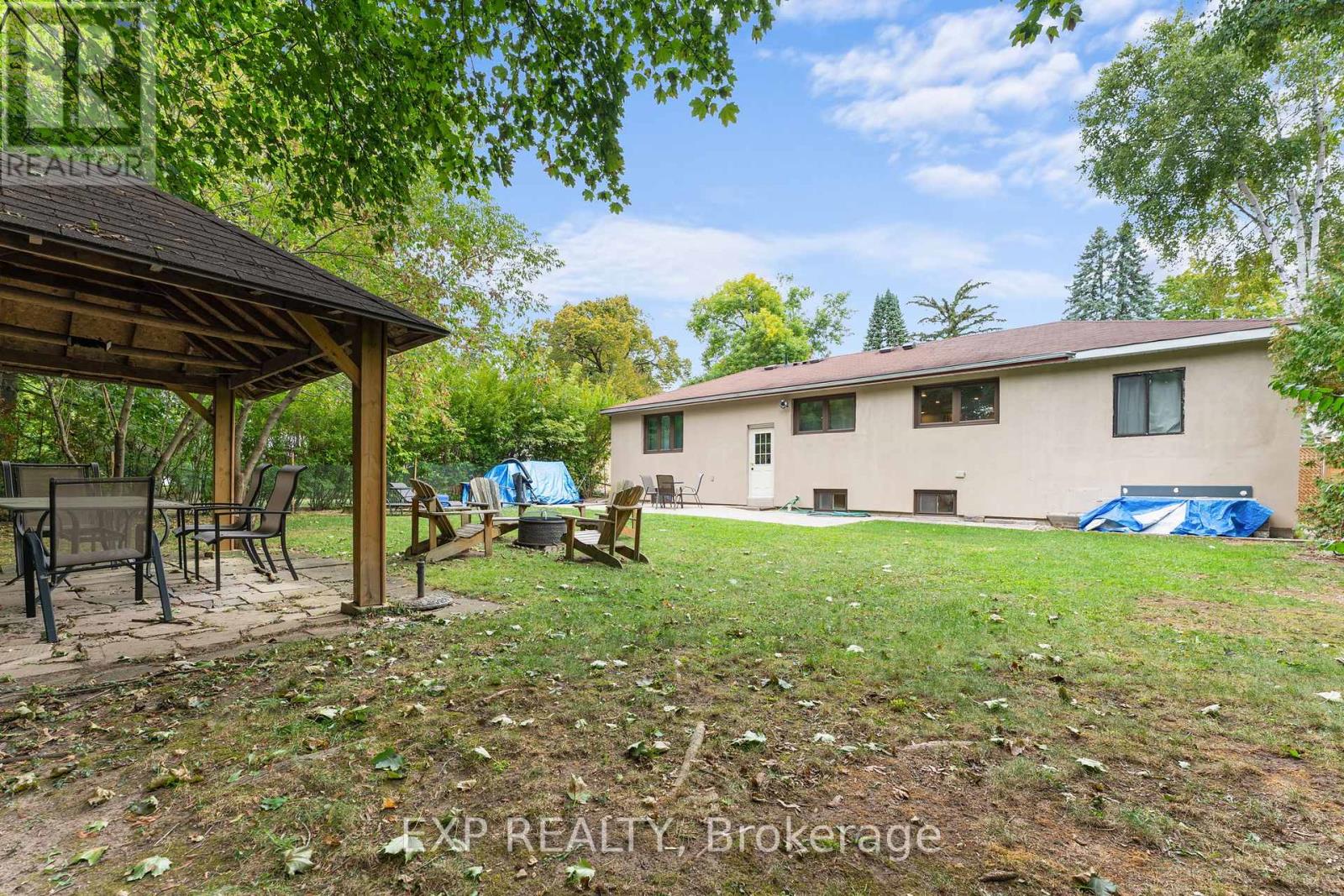 208 Glen Oak Drive, Oakville (Wo West), Ontario  L6K 2J2 - Photo 25 - W12425875