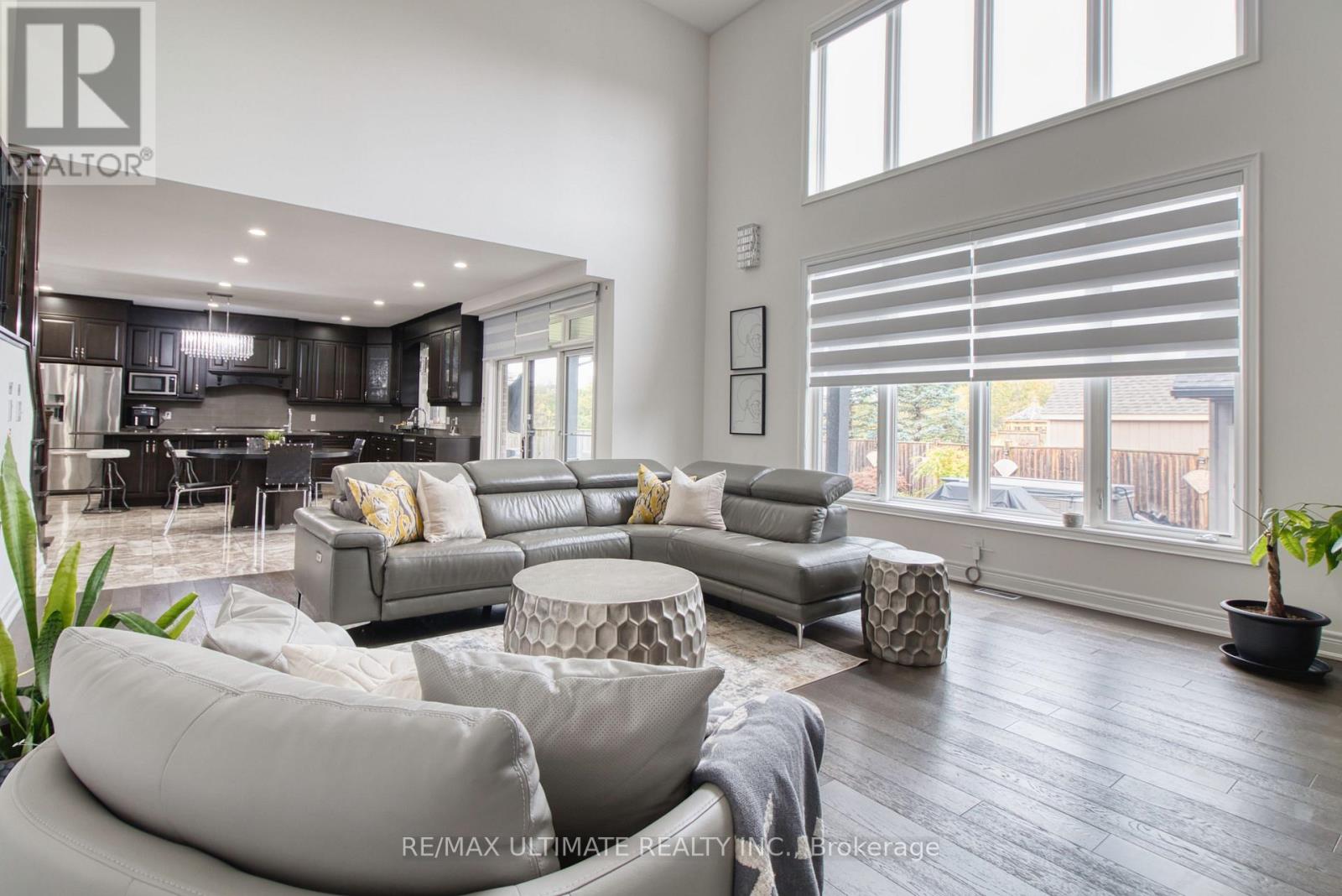 255 Colbeck Drive, Welland (Coyle Creek), Ontario  L3C 0B4 - Photo 4 - X12414853