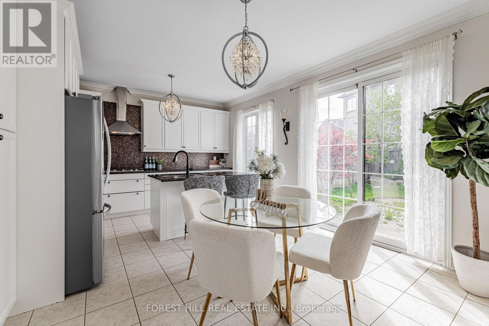 36 Zoran Lane, Vaughan, Ontario  L6A 4G1 - Photo 10 - N12427512