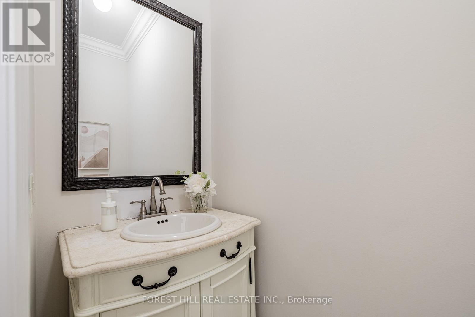 36 Zoran Lane, Vaughan, Ontario  L6A 4G1 - Photo 13 - N12427512