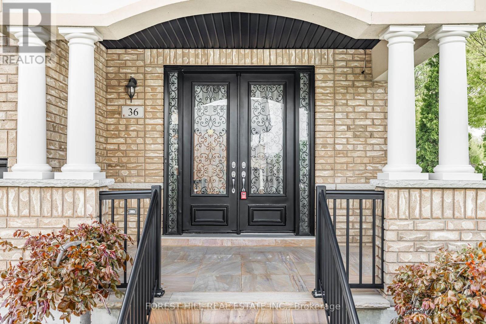 36 Zoran Lane, Vaughan, Ontario  L6A 4G1 - Photo 4 - N12427512
