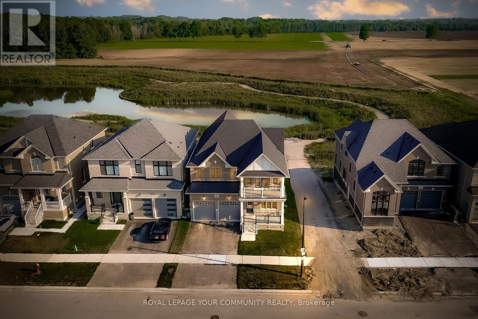35 Big Canoe Drive, Georgina, Ontario  L0E 1R0 - Photo 2 - N12427535