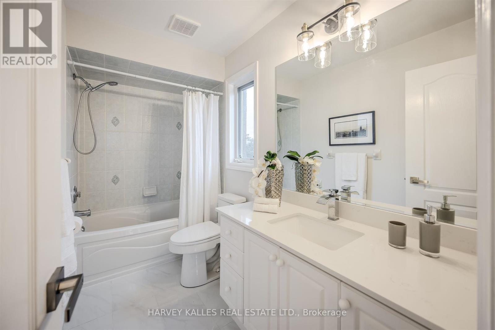 94 Sutcliffe Crescent, Markham, Ontario  L6C 1X3 - Photo 39 - N12427562
