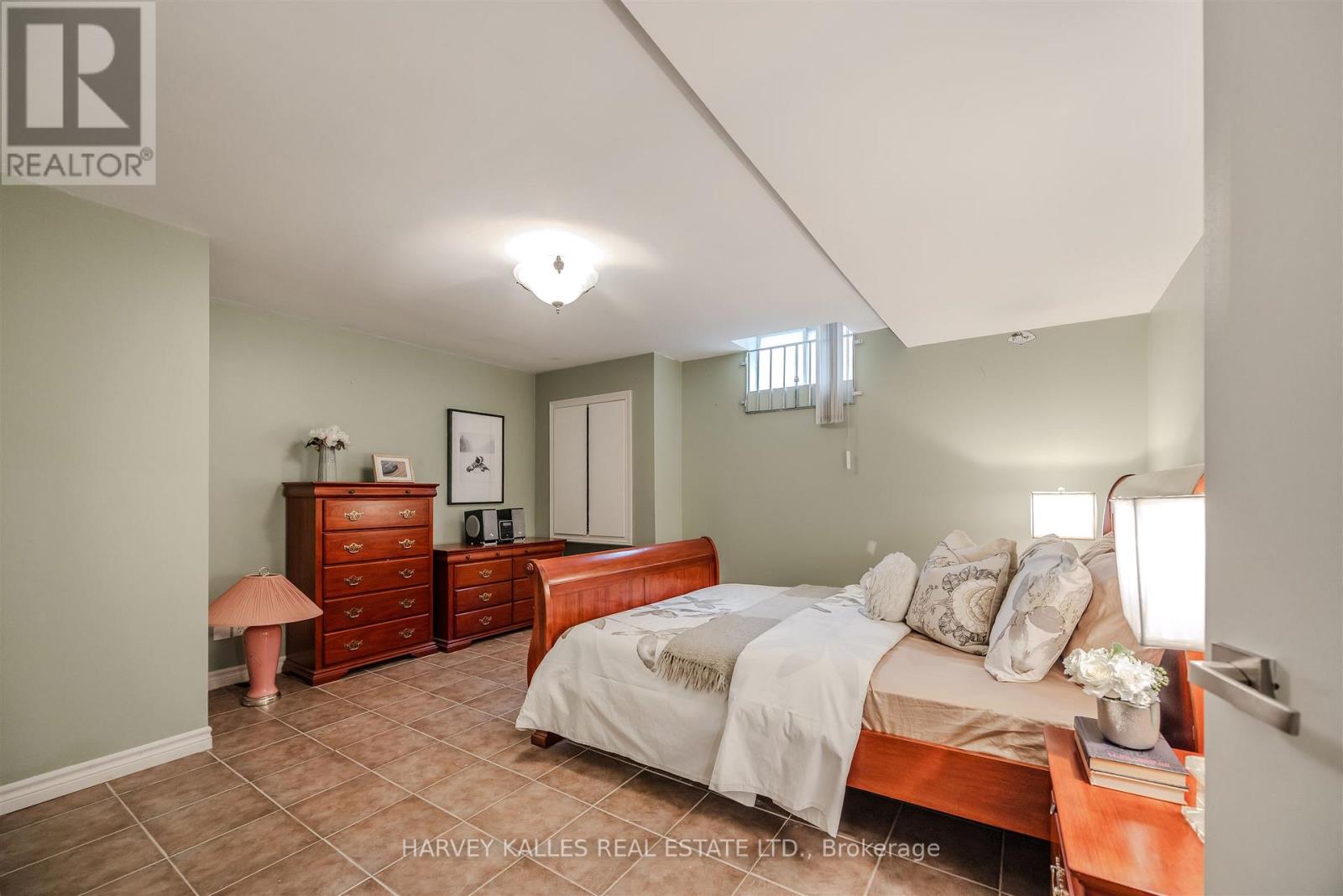 94 Sutcliffe Crescent, Markham, Ontario  L6C 1X3 - Photo 47 - N12427562