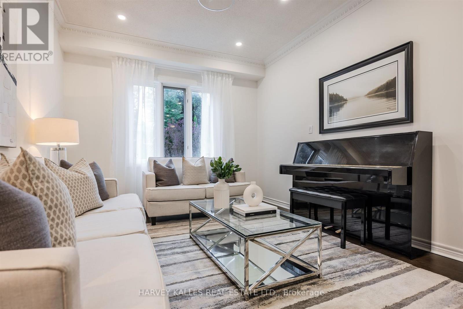 94 Sutcliffe Crescent, Markham, Ontario  L6C 1X3 - Photo 9 - N12427562