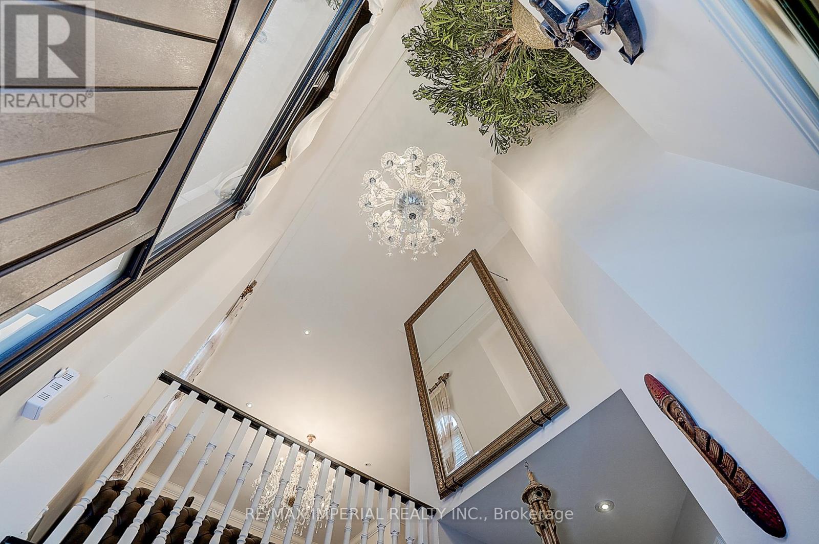 32 Brandon Gate Drive, Vaughan, Ontario  L6A 2L4 - Photo 22 - N12427566