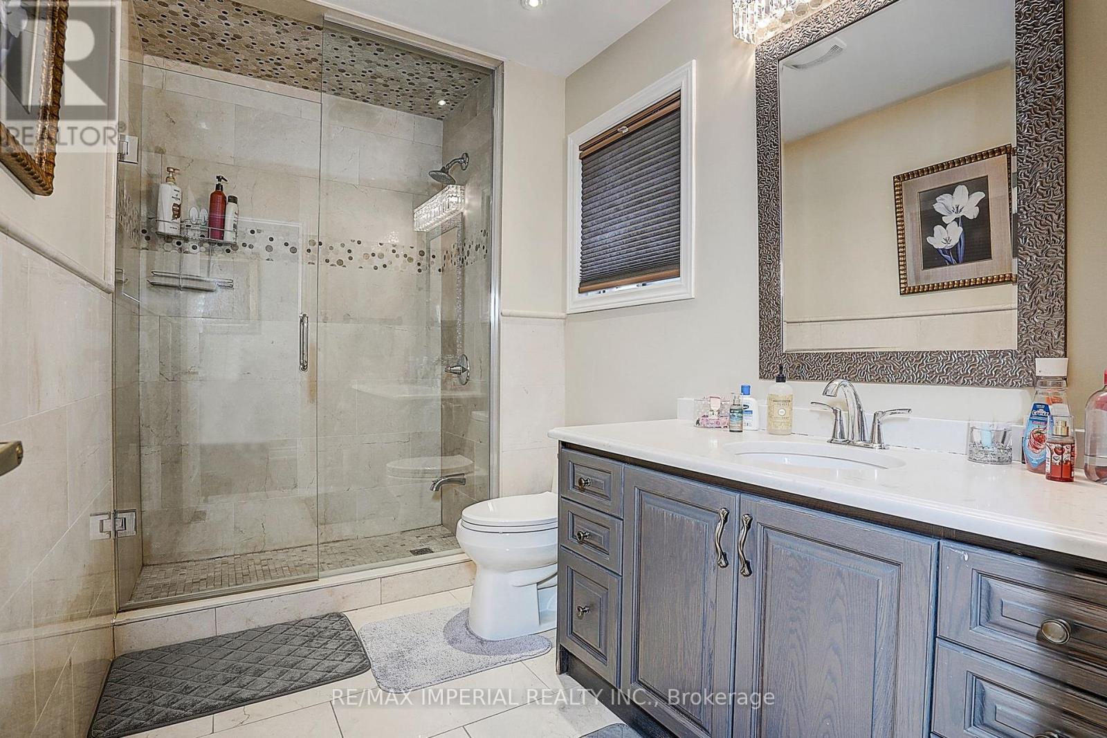 32 Brandon Gate Drive, Vaughan, Ontario  L6A 2L4 - Photo 31 - N12427566