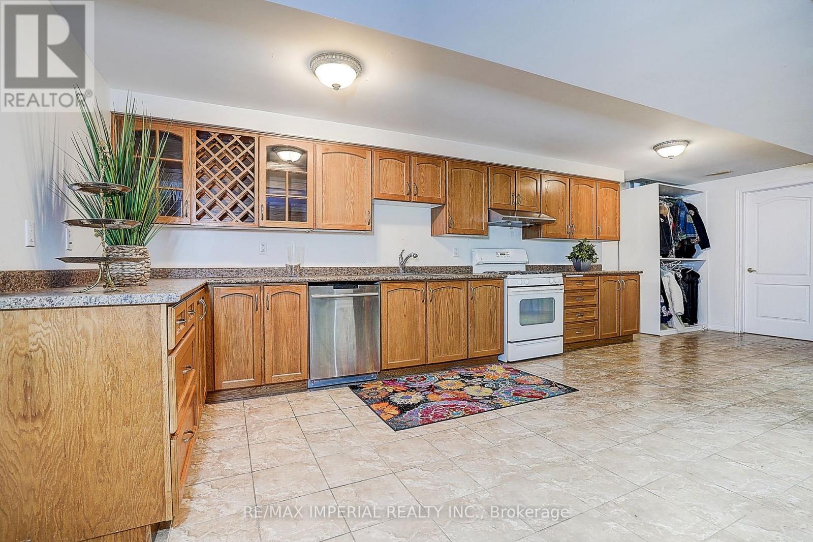 32 Brandon Gate Drive, Vaughan, Ontario  L6A 2L4 - Photo 33 - N12427566