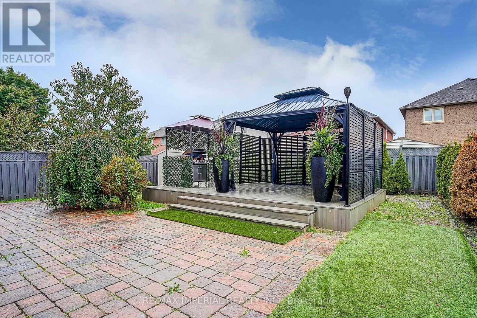 32 Brandon Gate Drive, Vaughan, Ontario  L6A 2L4 - Photo 37 - N12427566