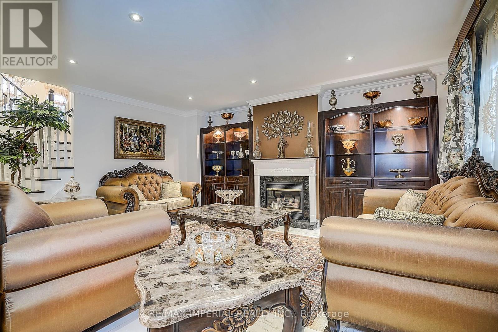 32 Brandon Gate Drive, Vaughan, Ontario  L6A 2L4 - Photo 8 - N12427566