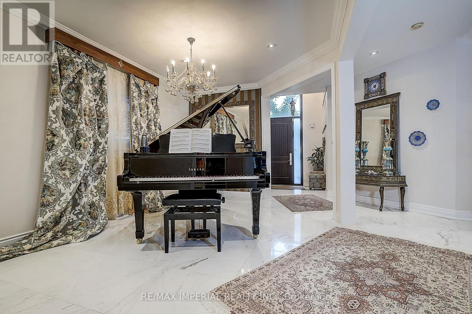 32 Brandon Gate Drive, Vaughan, Ontario  L6A 2L4 - Photo 9 - N12427566