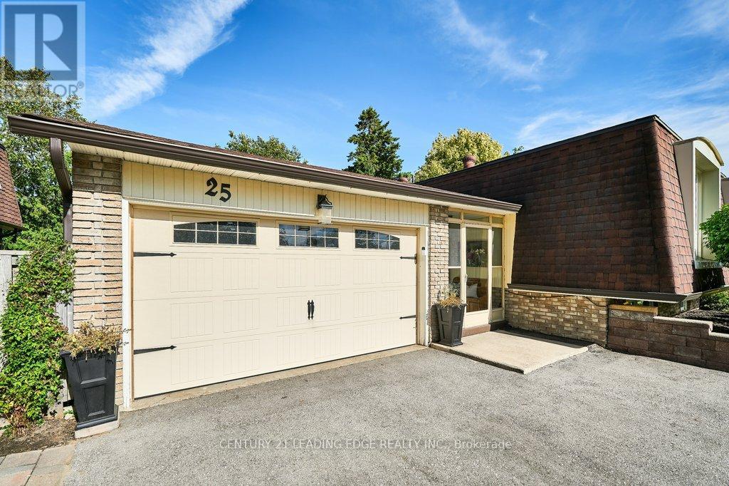 25 Eileen Drive, Barrie, Ontario  L4N 4M5 - Photo 2 - S12427504