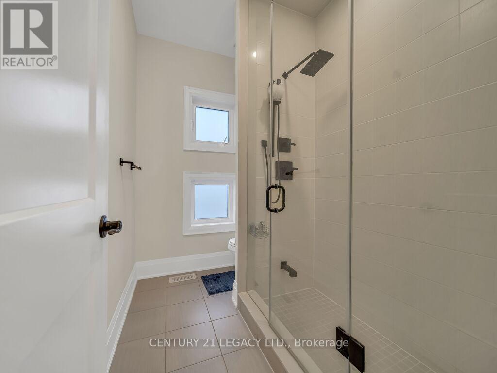 23 Duxbury Road N, Brampton, Ontario  L6R 4E3 - Photo 36 - W12427519