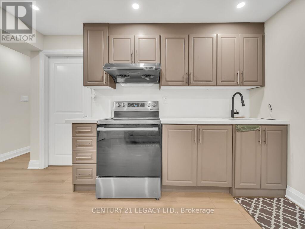 23 Duxbury Road N, Brampton, Ontario  L6R 4E3 - Photo 38 - W12427519