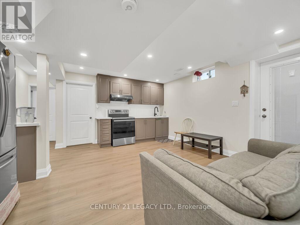 23 Duxbury Road N, Brampton, Ontario  L6R 4E3 - Photo 40 - W12427519