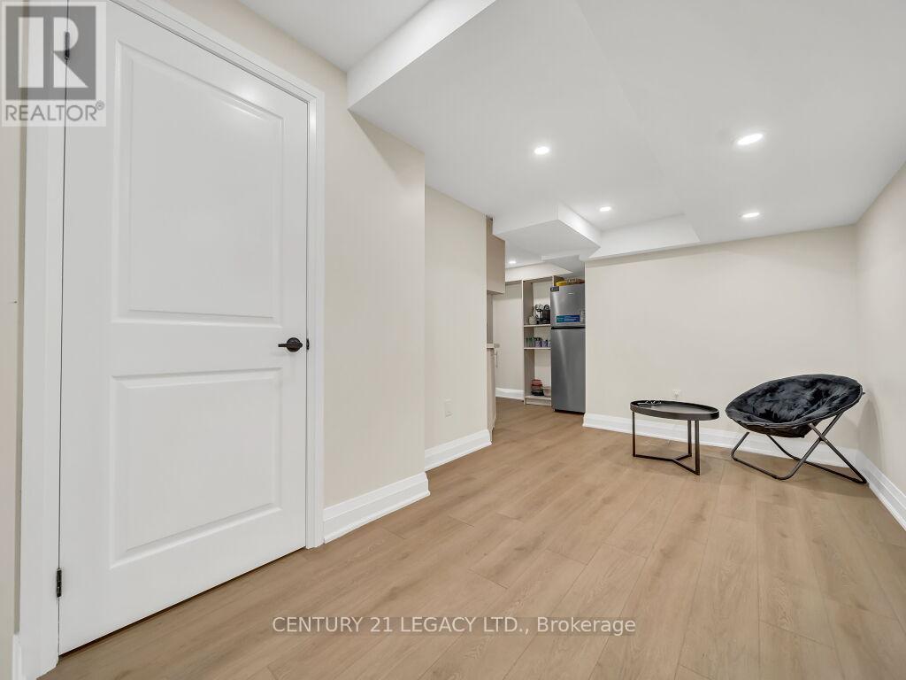 23 Duxbury Road N, Brampton, Ontario  L6R 4E3 - Photo 44 - W12427519