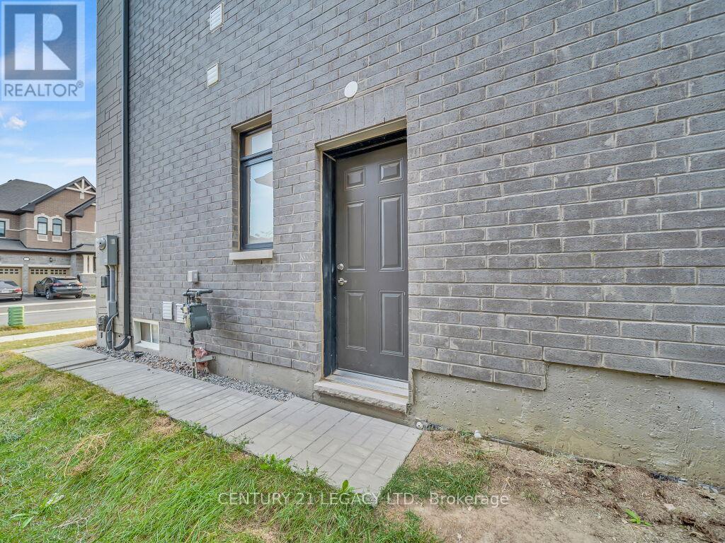 23 Duxbury Road N, Brampton, Ontario  L6R 4E3 - Photo 49 - W12427519