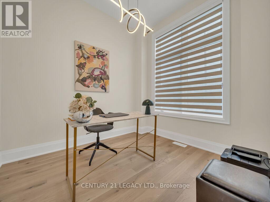 23 Duxbury Road N, Brampton, Ontario  L6R 4E3 - Photo 7 - W12427519