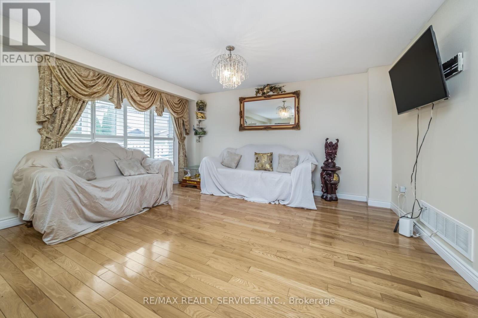 12 Roadmaster Lane, Brampton, Ontario  L7A 3A9 - Photo 11 - W12427532