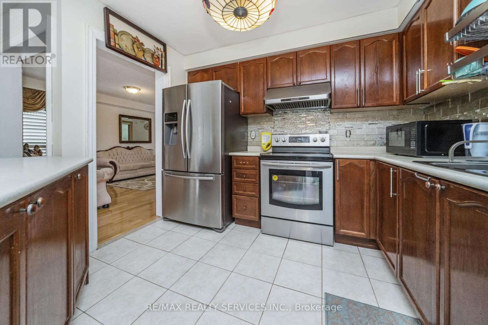 12 Roadmaster Lane, Brampton, Ontario  L7A 3A9 - Photo 15 - W12427532