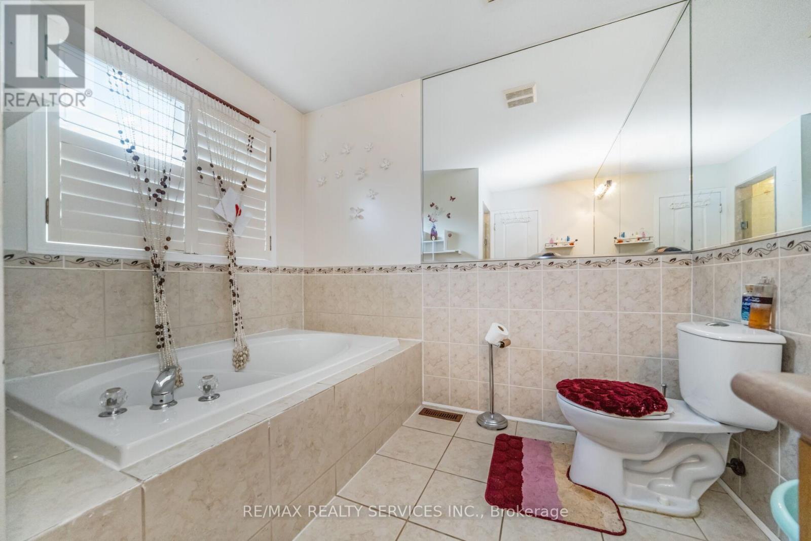 12 Roadmaster Lane, Brampton, Ontario  L7A 3A9 - Photo 22 - W12427532