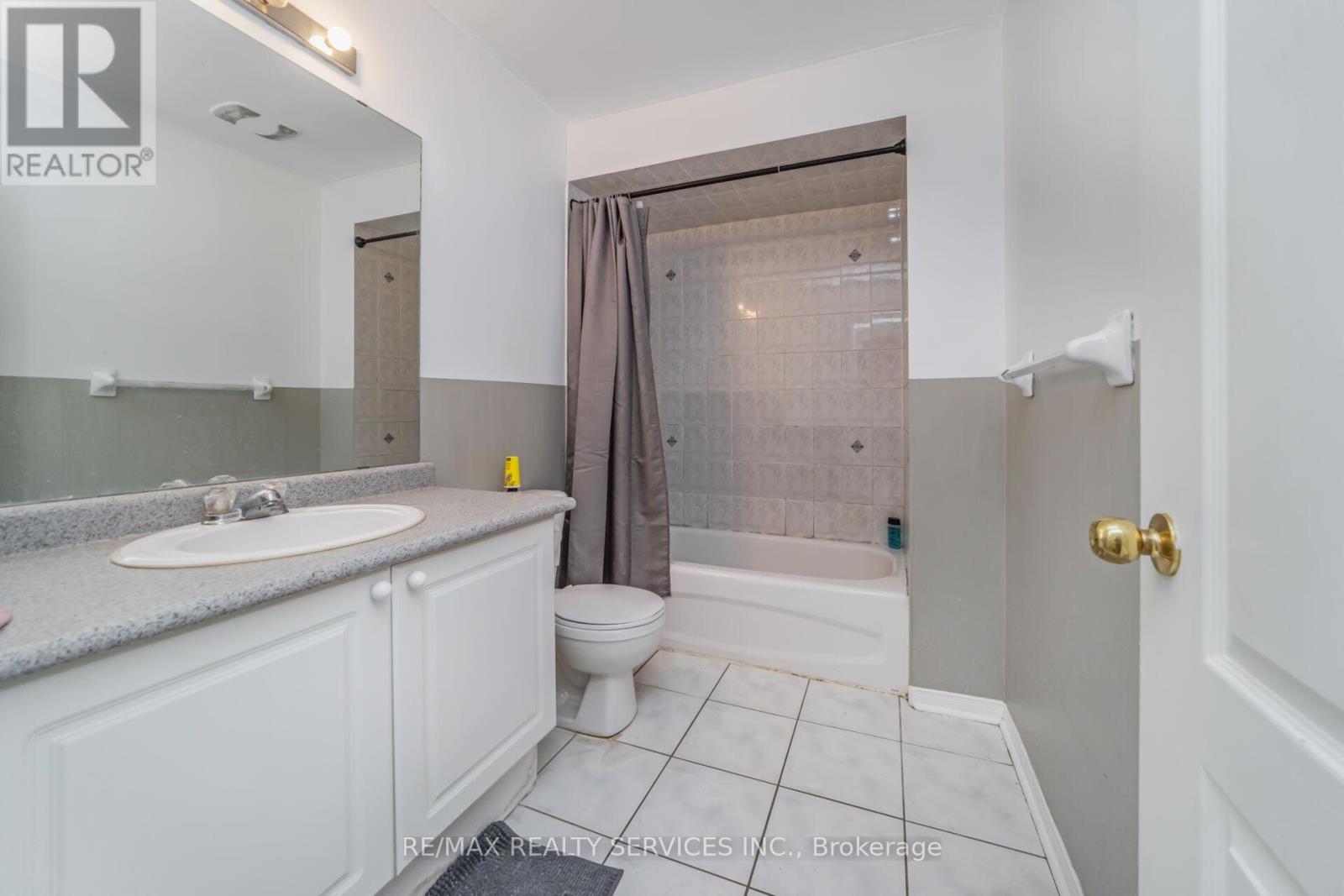 12 Roadmaster Lane, Brampton, Ontario  L7A 3A9 - Photo 25 - W12427532