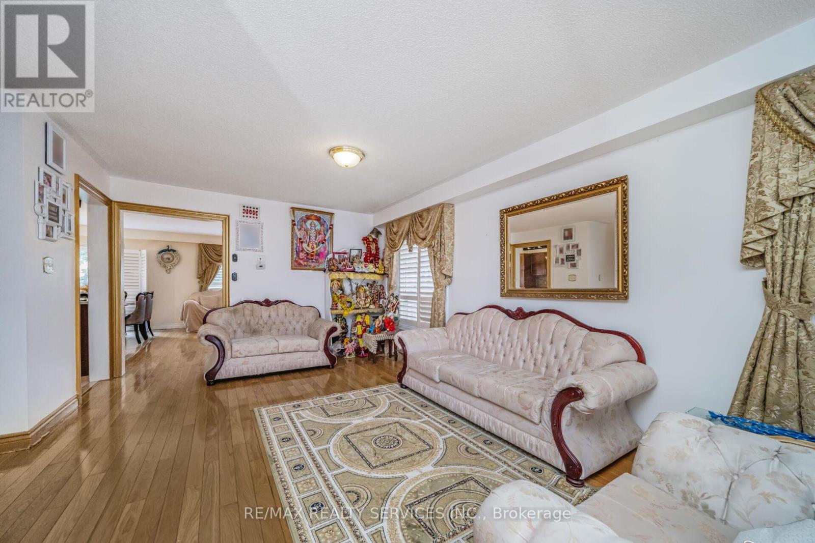 12 Roadmaster Lane, Brampton, Ontario  L7A 3A9 - Photo 5 - W12427532