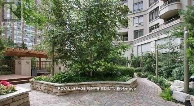 308 - 310 Burnhamthorpe Road W, Mississauga, Ontario  L5B 4P9 - Photo 3 - W12427558