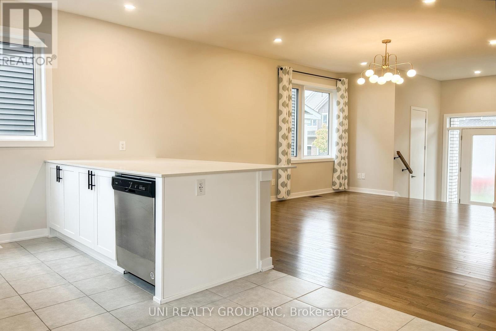 324 Canadensis Lane, Ottawa, Ontario  K2J 6X8 - Photo 8 - X12427551